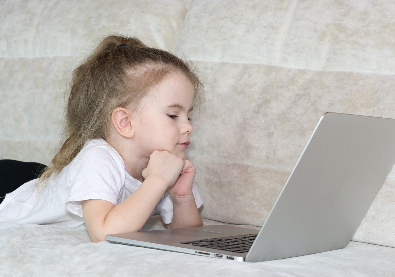 Crianças na internet: como mantê-las em segurança ao navegar na rede