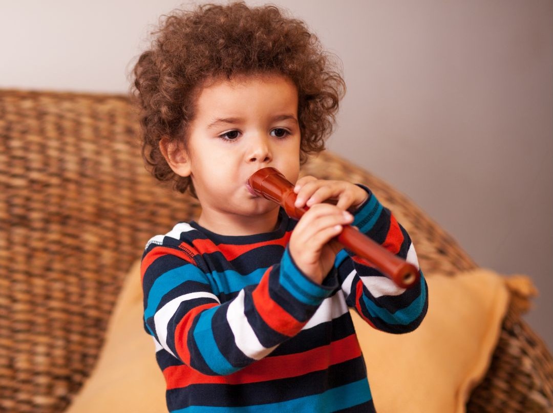 Musicalização infantil ajuda no desenvolvimento e faz bem!